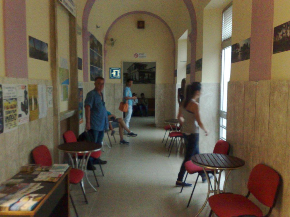 Ostello La Stazione Alba Adriatica Extérieur photo