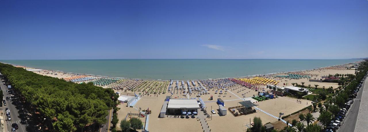 Ostello La Stazione Alba Adriatica Extérieur photo